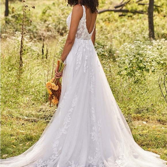 Lillian West Bride gown. Never worn, unaltered and tags still attached. Size 20 - Picture 1 of 6